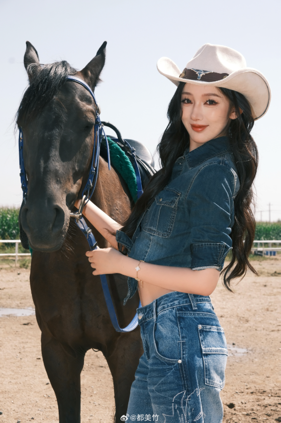 都美竹拒不道歉被法院强制执行,赔了2189元她仍拒不道歉。 都美竹拒不道歉被法院强制执行,赔了2189元她仍拒不道歉。