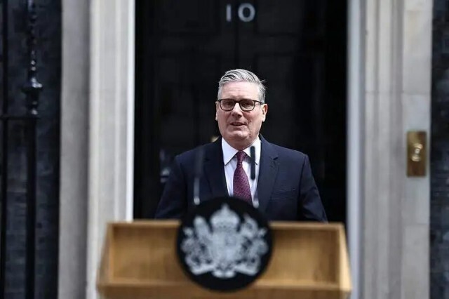 英国首相斯塔默宣布辞职,他在唐宁街发表讲话结尾哽咽!“我要回去做好丈夫好父亲” 英国首相斯塔默宣布辞职,他在唐宁街发表讲话结尾哽咽!“我要回去做好丈夫好父亲”